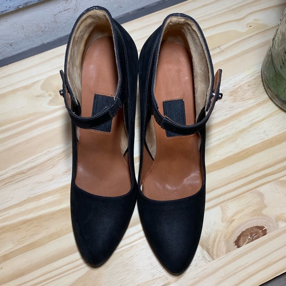 Lanvin Ankle Strap Pumps EUC - Picture 3 of 8